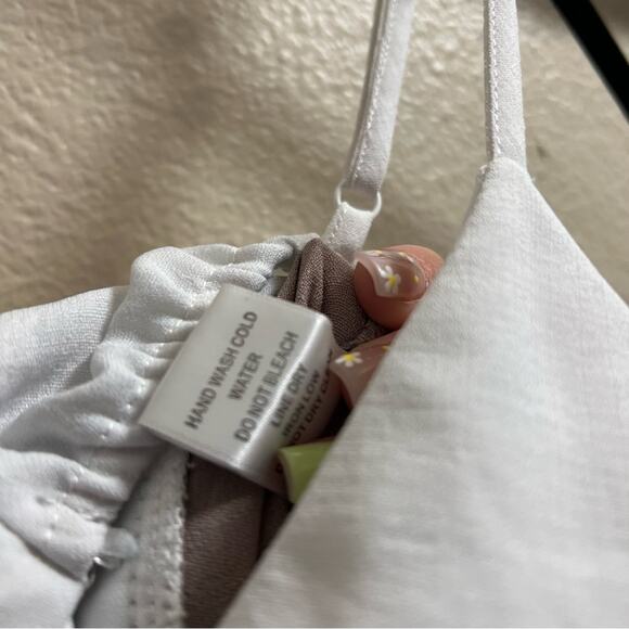 Fashion Nova White Brown High Waisted Paper Bag Pants Jumpsuit Size Medium - Picture 11 of 12